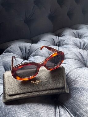 Celine Tortoiseshell Oval Sunglasses - Tortoise Brown